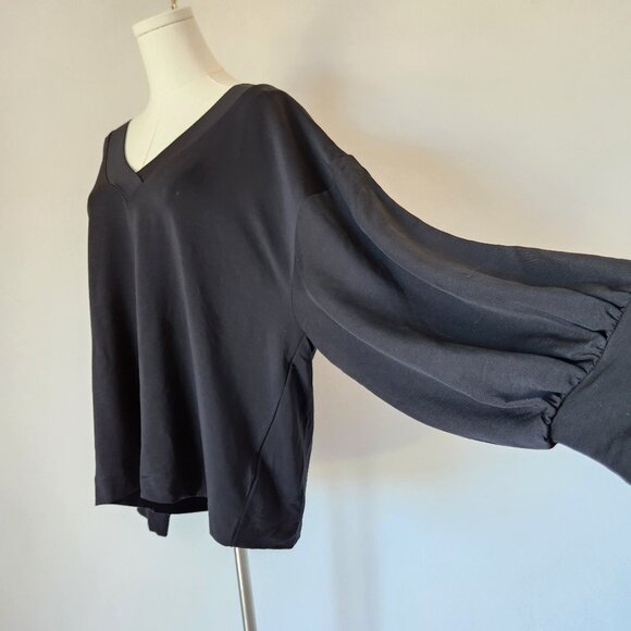 NWT Travis Mathew Cloud Terry V-Neck Top Pullover Balloon Sleeve Tencel Black - Picture 7 of 13